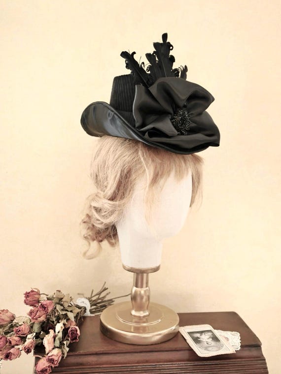 Victorian hat "Amazone" tapered hat bustle dress gilded age 1870 1880 19th century historical reenactement wedding summer beach horse riding