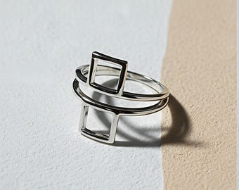 Anillo geométrico cuadrado abierto de doble banda: anillo minimalista de plata con diseño apilable