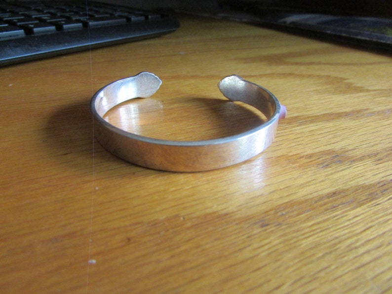 Brest cancer spoon cuff