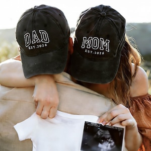 Custom Embroidered MOM DAD EST 2026 Baby Announcement Hats | Pregnancy Reveal Family Cap