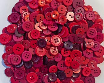 Button Destash, Red
