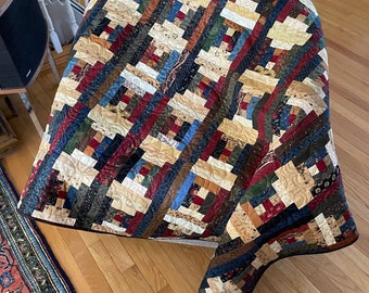 Traditional Courthouse Steps Large Lap Quilt