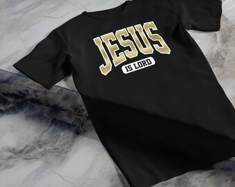Jesus ist Herr T-Shirt: Christlicher Glaube Kreuz Bibel Vers T-Shirt College Varsity Text