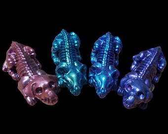 Handmade Resin Skeleton Cat Or Dog Chrome Chameleon Color Tiny Pets For Bone or Altar Display