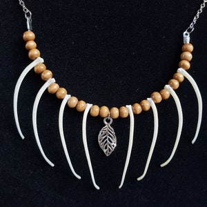 Real Boa Constrictor Snake Bones With Wooden Beads And Leaf Charm On A Silver Chain Taxidermy Necklace zdjęcie 1