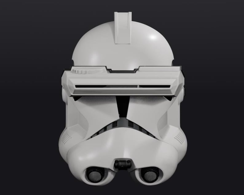 Pode incluir: Um capacete branco detalhado com viseira e design distinto. O capacete tem um topo arredondado com um acess&oacute;rio retangular e duas aberturas em forma de olho na parte inferior frontal. A est&eacute;tica geral sugere um tema futurista ou de fic&ccedil;&atilde;o cient&iacute;fica.