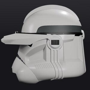 Pode incluir: Um capacete branco futurista com viseira e detalhes em cinza escuro. O capacete tem um topo arredondado e caracter&iacute;sticas angulares, com pain&eacute;is laterais detalhados e uma pe&ccedil;a para o queixo. O design sugere um tema de fic&ccedil;&atilde;o cient&iacute;fica ou cosplay.