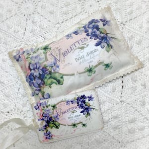 Cartão postal vintage violetas francesas sachê de lavanda flores botões de lavanda francesa