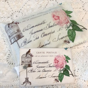 Postal antigua Bolsita de lavanda Rosas rosadas Capullos de lavanda francesa Rosa rosa y jaula de pájaros