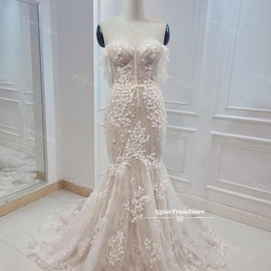 Luxury Mermaid Wedding Dress | Off-Shoulder Bridal Gown | Lace and 3D Floral Appliqué | Elegant Wedding Dress with Train |