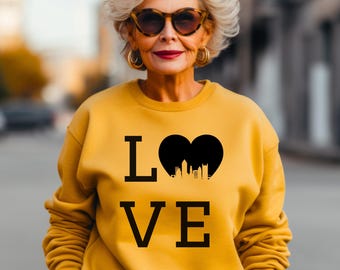 Sudadera Pittsburgh Love - Jersey unisex de cuello redondo, regalo de Pensilvania, jersey con corazón de Pittsburgh, ropa de Steel City, ciudad natal de Pittsburgh
