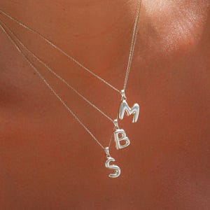 Colar de letras personalizado, colar de letras de bolhas 3D de ouro 14K, colar de letras 3D, colar de balões, pingente de letra inicial personalizado