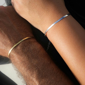 Graverat pararmband set om 2, graverat armband, matchande älskararmband, färgat armband, kärleks- och frökenarmband