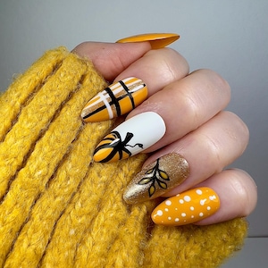 Press on nails Pumpkin patch nails for fall nails orange autumn press on nails glue on Press on nails set glitter nails Pumpkin nails fake