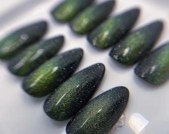 Uñas reutilizables Juego de uñas postizas de lujo con diseño de ojo de gato verde esmeralda: juego de uñas almendra brillante Uñas brillantes Uñas otoñales Juego de uñas verde negro