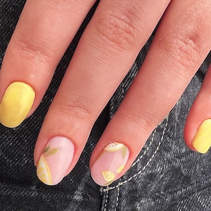 Uñas amarillas mantequilla a presión Uñas reutilizables Uñas amarillas pastel a presión Diseño de uñas de limón pintado a mano Uñas postizas con pegamento Uñas con pestañas Griegas