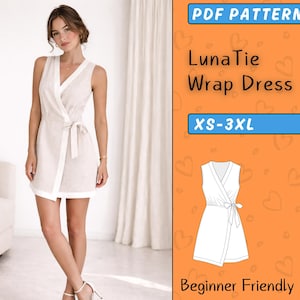 Może przedstawiać: Biały ceramiczny kubek z czarnym uchwytem i napisem "But First, Coffee" pogrubioną, czarną czcionką. Kubek jest umieszczony na rozmytym tle, podkreślając jego czysty design.