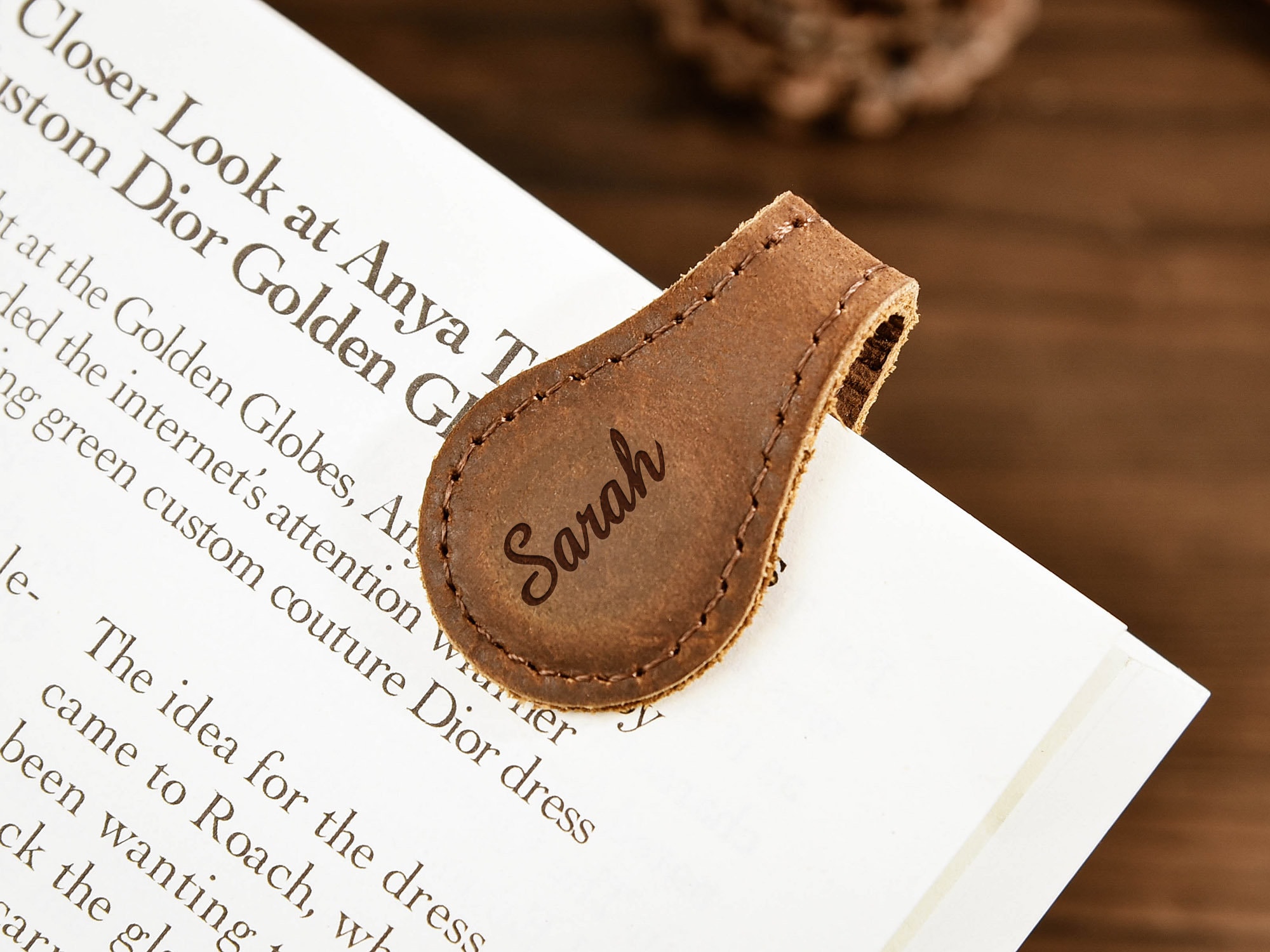 Personalized Magnetic Leather Bookmarks, Custom Initials Engraved Bookmark, Customizable Page Marker Gifts for Book Lovers Bookworm Reader
