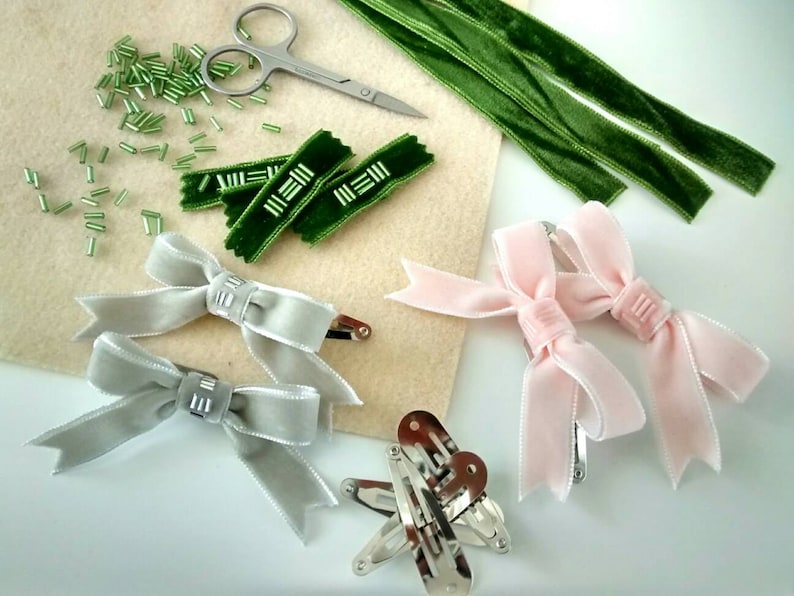Pinzas para el cabello con lazos rosas, lazos para niñas de las flores, pinzas para el cabello de dama de honor, lazos de cinta, lazos hechos a mano, lazos de terciopelo, con cuentas o lisos, pinzas para el cabello pequeñas imagen 2