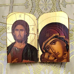 Orthodox travel Icon. Christ and Theotokos. diptych icons. Handcrafted, hand carved, made in Greece