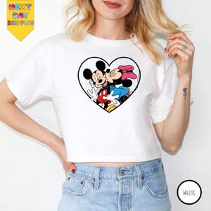 Mickey Minnie Couple Tee,  Disney Lover Crop Top,Aesthetic Baby Tee, Valentine&#39;s Day Crop Top, Disney Trip, Mickey And Minnie Kiss Crop Top