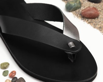 Sandalias de tiras para mujer / Cuero flor / Entresuela de cuero flor / Estilo chancla flexible entre los dedos / Parte superior negra y metálica