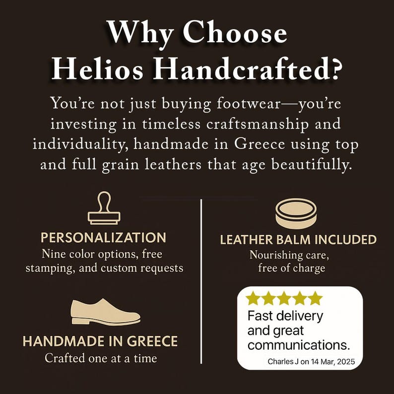 Pode incluir: Gr&aacute;fico castanho escuro com texto branco que diz "Por que escolher Helios Handcrafted?" e detalhes sobre o cal&ccedil;ado da marca, incluindo personaliza&ccedil;&atilde;o, b&aacute;lsamo de couro e feito &agrave; m&atilde;o na Gr&eacute;cia.
