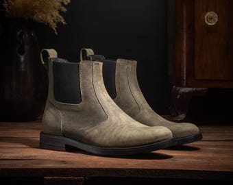 Botas Chelsea de couro artesanais: couro legítimo, verde cipreste, personalizáveis.