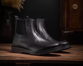 Botas Chelsea de couro feitas à mão: solado antiderrapante e de flor integral personalizável