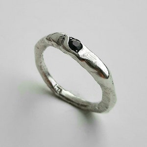Melted Silver Ring with Natural Gemstone, Organic Shape Sterling Silver Band, Rustic Solitaire Ring, Sapphire, Emerald, Everyday Jewelry