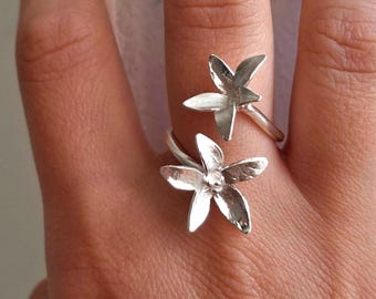 Anello in argento con fiore di giglio, gioiello floreale