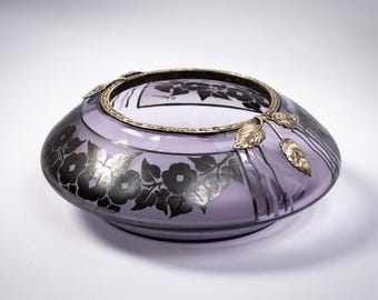 Jarrón/centro de mesa Art Déco en cristal amatista, firmado D’Argyl, montura floral de peltre, circa 1930 - Artesanía francesa - época L.Dage
