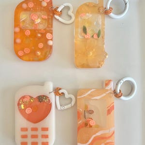 Dorfic Frutiger Aero Resin Phone Shaker Keychains