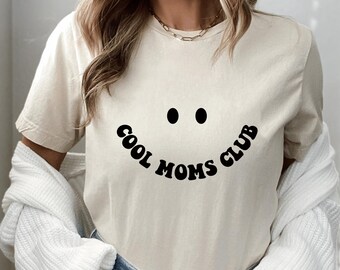 Cool Moms Club Tshirt Sweatshirt Retro Wavy Text Aesthetic Motherhood Gift For Her Top
