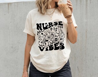Nurse Vibes Retro Groovy Hippie Medical Healthcare Student Women T-shirt Sweatshirt