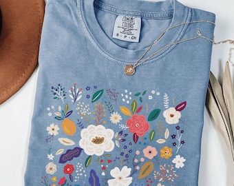 Wildflower Floral T-Shirt: Vintage Style Nature Tee - Comfort Colors