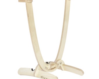 Supporto per tavola da surf in legno.