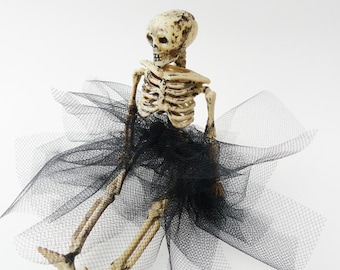 KIT Dressed Skeleton Garland, DIY Halloween Banner Decoration, Skeletons with Tutus, Goth Wedding, Ballerina Skeleton