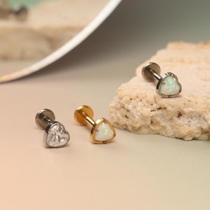 18G 16G Love Heart Opal Tragus Cartilage Conque Lip Stud Medusa Piercing Bijoux Titanium Dos plat Lip Stud