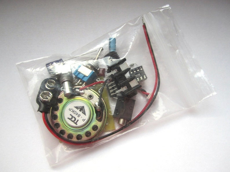 Diy Kit Portable Guitar Amp Headphone W Speaker Volume Control 10x Gain