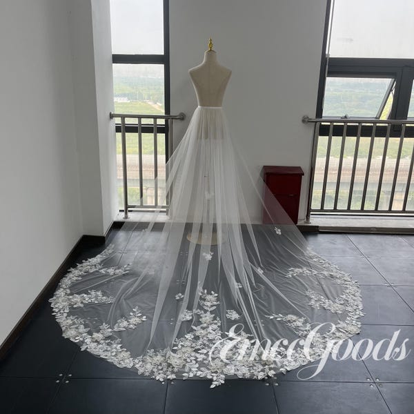 Romantic Pearl Flowers Lace Tulle Removable Long Bridal Overskirt