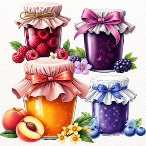 Puede incluir: Cuatro tarros de cristal de conservas caseras, cada uno con una fruta única y una tapa decorativa. Los tarros contienen frambuesas, moras, melocotones y arándanos. Cada tarro está adornado con una cubierta de tela y una cinta.