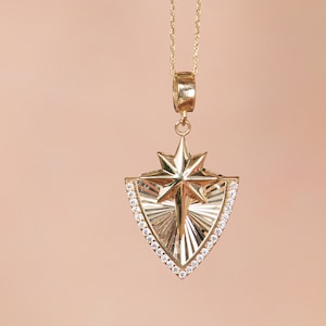 Gold North Star Charm Necklace, Dainty 14 K Gold Necklace, Gold Star Necklace, Celestial Star Pendant, 4K Solid Gold North Star Necklace