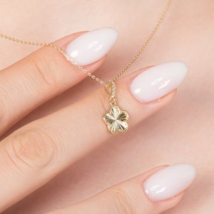 14K Solid Gold Clover Necklace, Five Leaf Clover, Gold Leaf Necklace, Clover Charm, Good Lucky Charm, prezent na dzień matki dla mamy, spersonalizowany