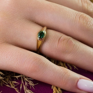 14k Gold Emerald Ring, Solid Gold Minimal Solitaire Ring for Women, Dainty Promise Ring, Green Stone Ring, Oval Emerald Engagement Ring