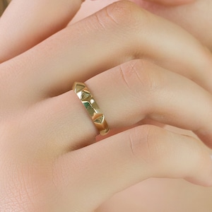 14K Gold Pyramid Eternity Ring, Gold Spike Ring, Pyramid Gold Ring, Gold Stacking Ring, Simple Gold Ring, Minimal Jewelry, Spike Stud Ring