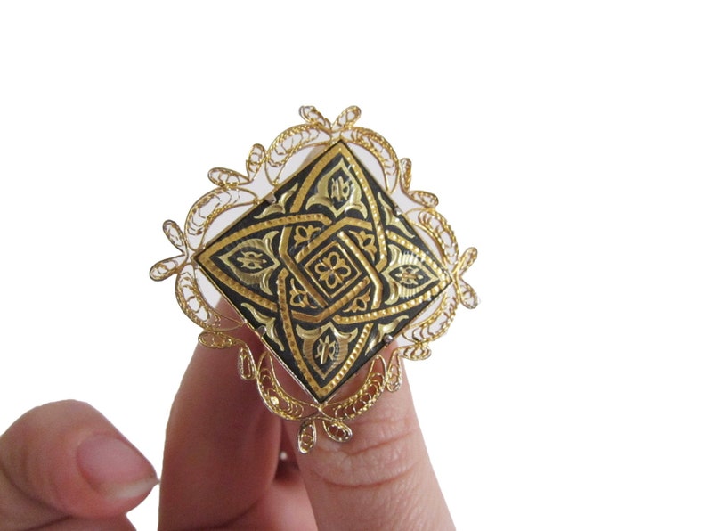 Costume Jewelry Vintage Gold and Black Etched Brooch Gold Tone Mother/'s Day Gift Grandmother Abstract Square Diamond Filigree Pin