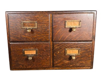 Archivador de fichas de biblioteca Macey vintage de 4 cajones – Madera maciza, herrajes de latón