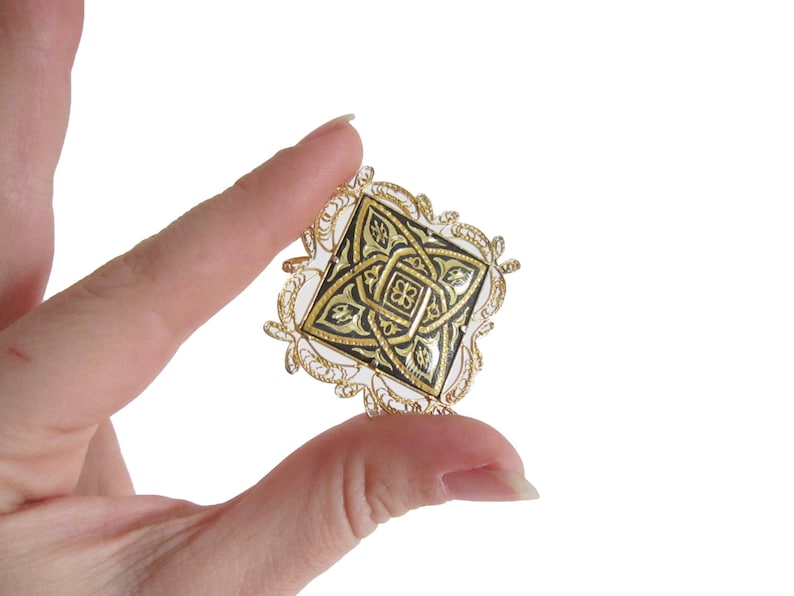 Costume Jewelry Vintage Gold and Black Etched Brooch Gold Tone Mother/'s Day Gift Grandmother Abstract Square Diamond Filigree Pin