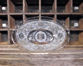 Vintage Oval Glass Bowl - Anchor Hocking Sandwich Pattern Clear Small Serving Dish - Daisy Pattern Meditation Altar Vessel - Ring Dish Key